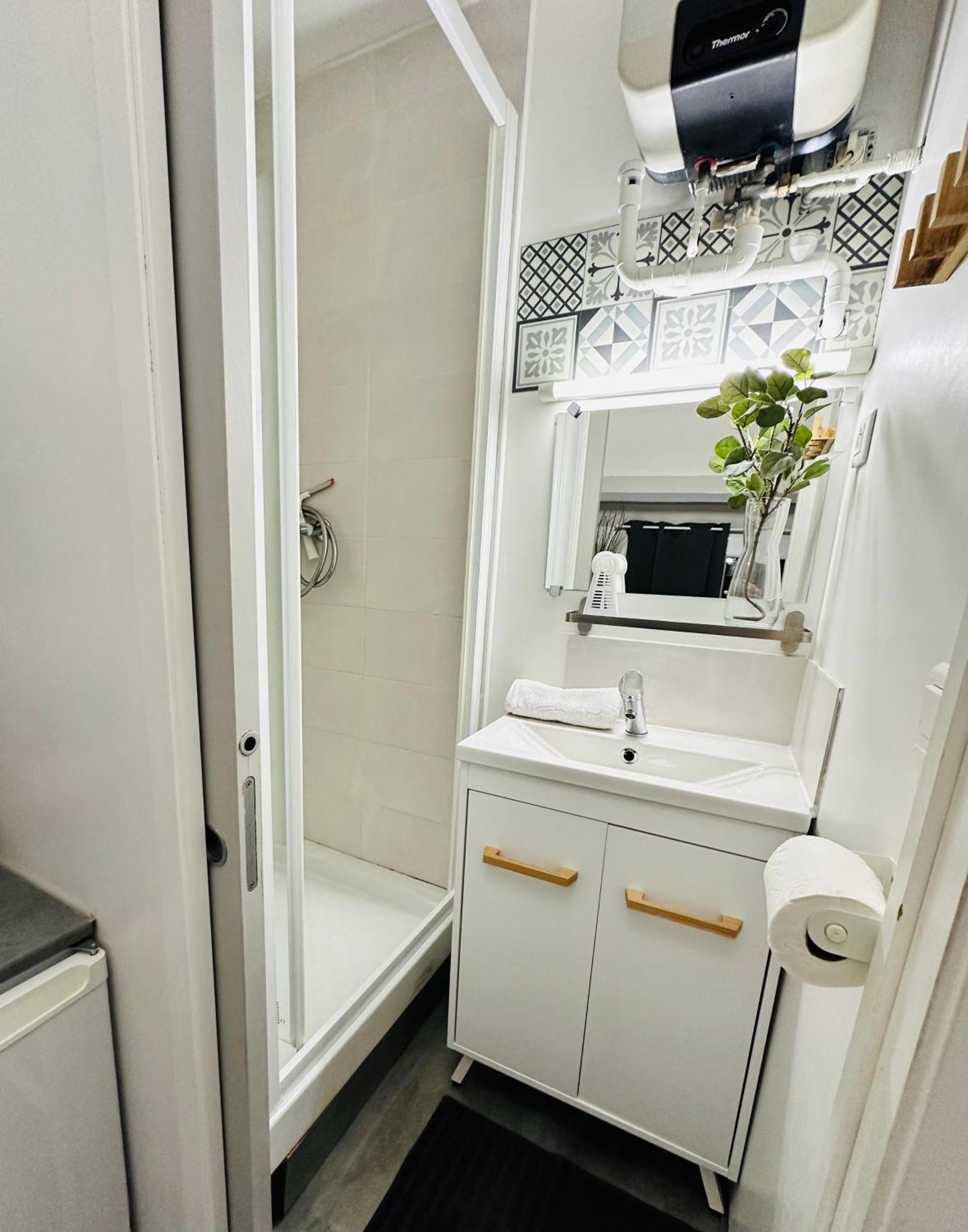 Studio Proche Commodite Et Gare . Centre Ville Caen Ngoại thất bức ảnh