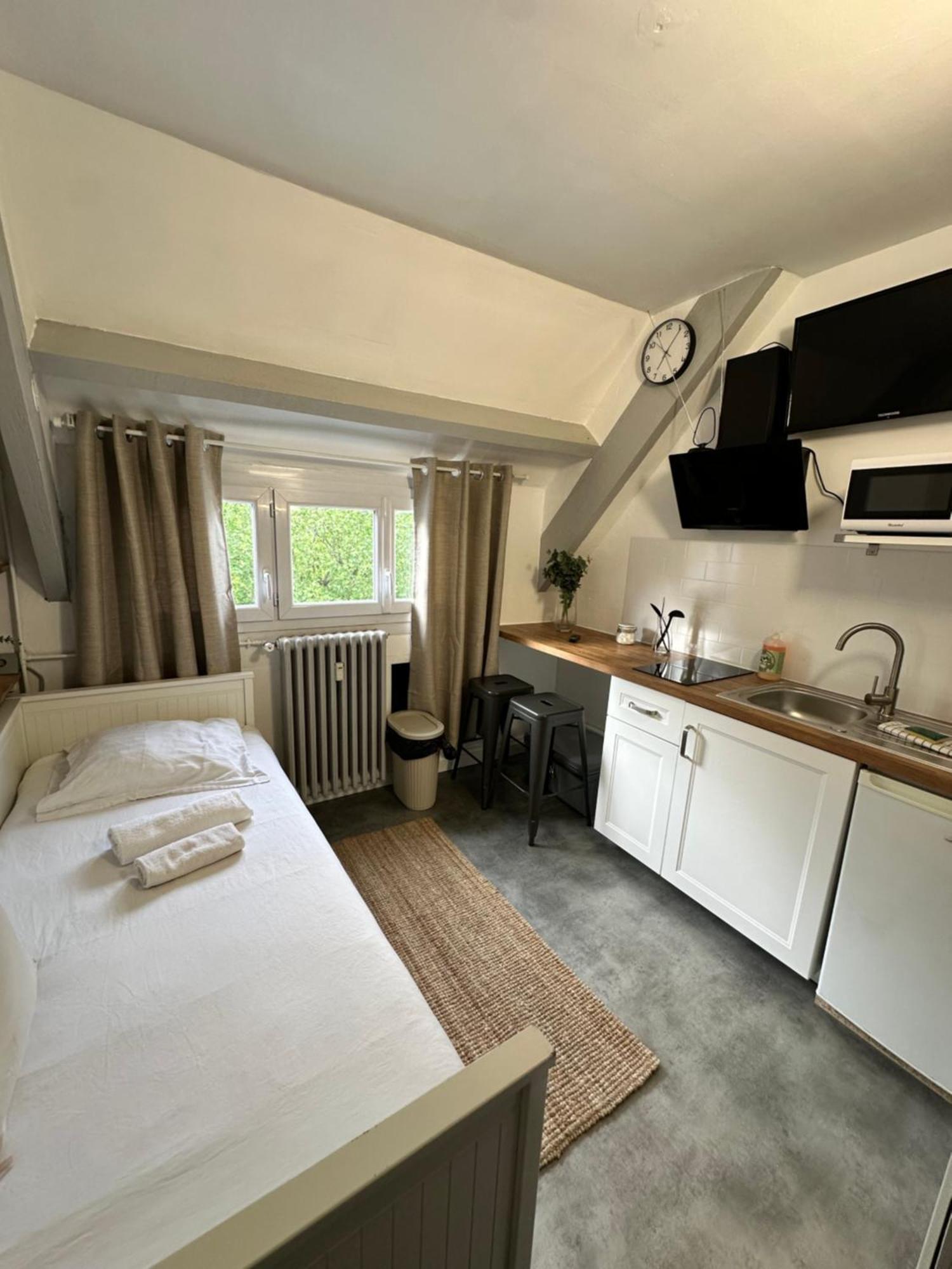 Studio Proche Commodite Et Gare . Centre Ville Caen Ngoại thất bức ảnh